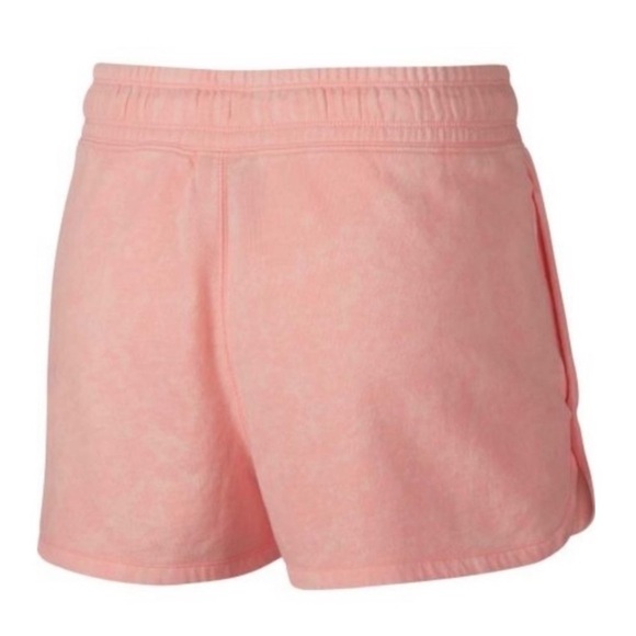 Nike Women's Pink Super Breathable Shorts M Pink - Picture 2 of 13